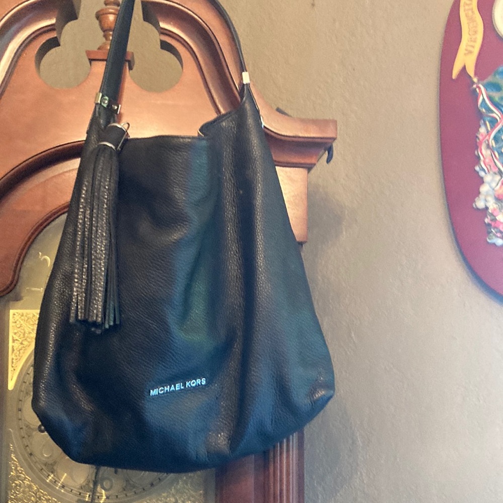 Authentic Michael kors hobo lowered 80